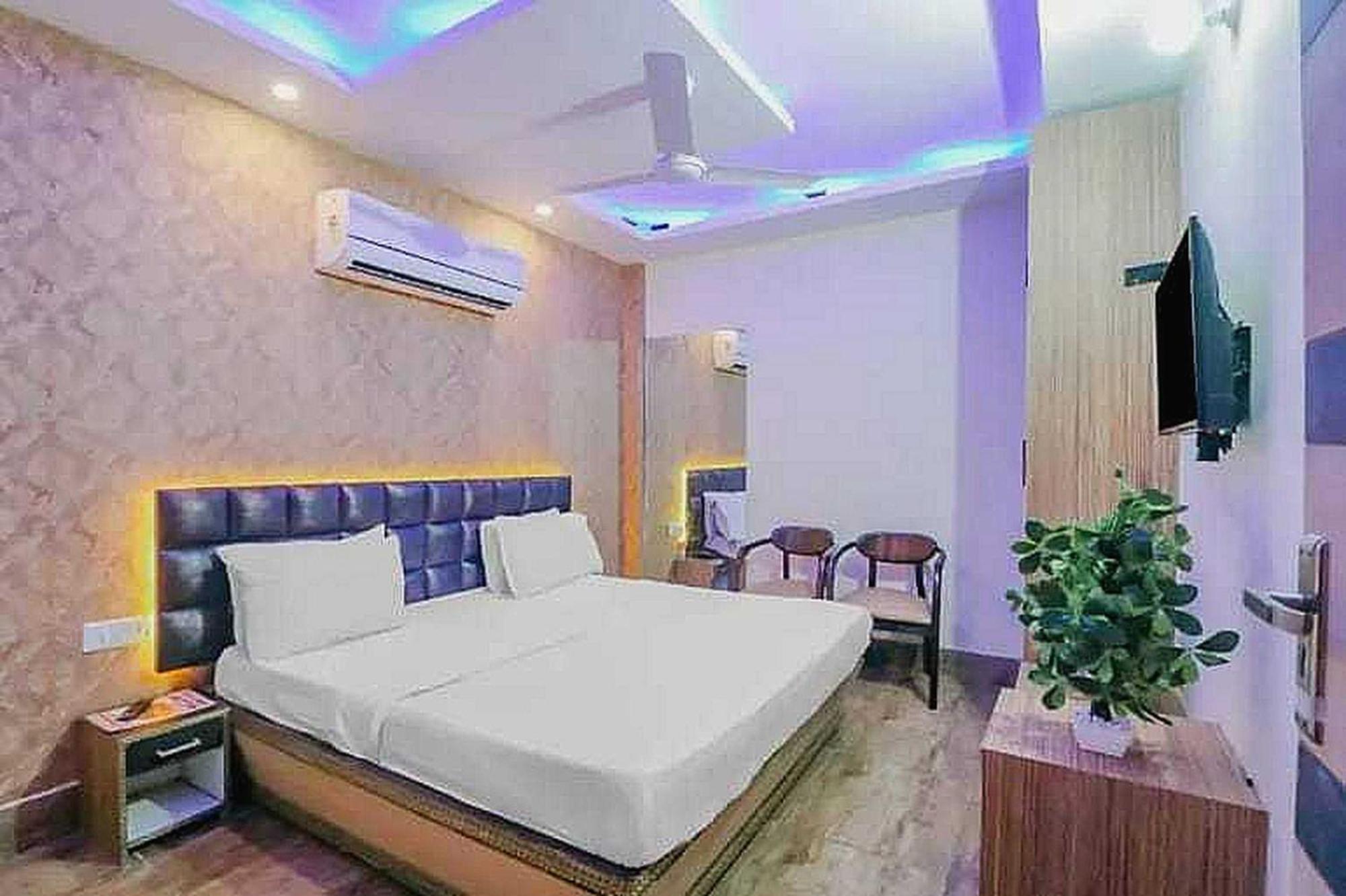 OYO 92686 Hotel Vivaan Residency Rohtak Buitenkant foto