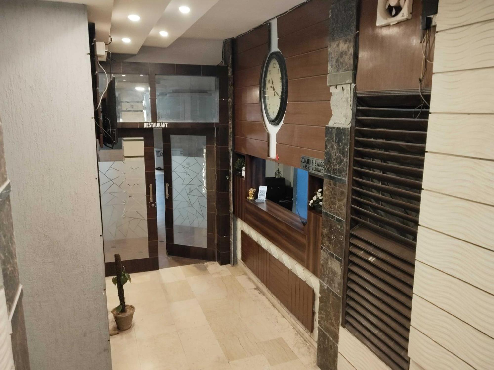 OYO 92686 Hotel Vivaan Residency Rohtak Buitenkant foto